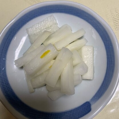 柚子を消費したかったので作ってみました。
お酢の入ったお料理はあまり好みでないのですが、これは食べやすくて美味しいです。